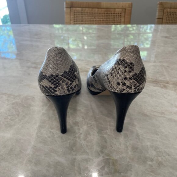 Anne Klein Snakeskin Print Leather Peep Toe Heels, Size 6.5 - Picture 3 of 10